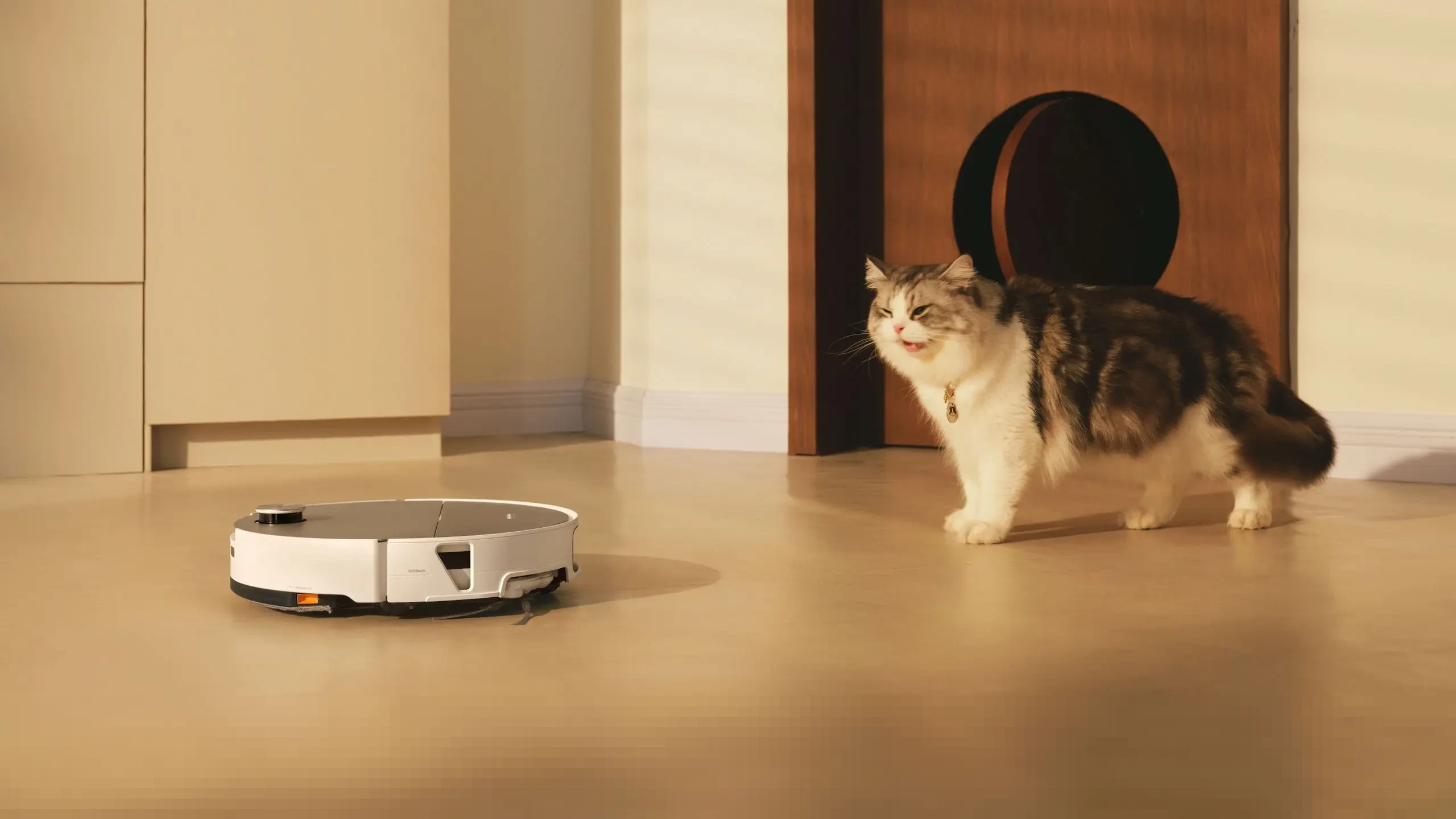 Roborock Saros Sonic 20: Robot Vakum & Pel Revolusioner dengan Bantalan yang Bisa Memanjang, Siap Ubah Kebersihan Rumah