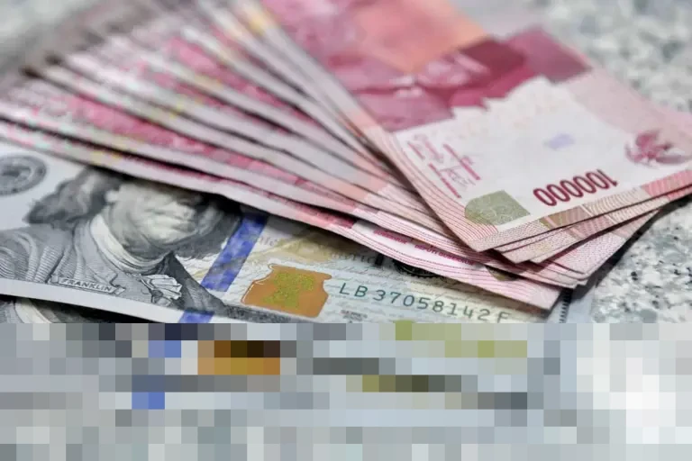 Rupiah Diproyeksi Melemah ke Rp16.780 per Dolar AS Hari Ini Dihantam Sentimen Global Rupiah Diproyeksi Melemah ke Rp16.780 per Dolar AS Hari Ini Dihantam Sentimen Global