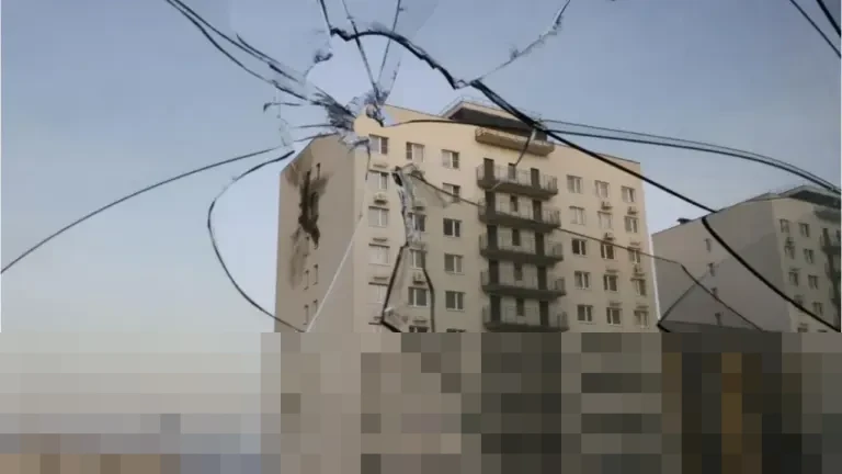 Rusia Klaim 24 Warga Tewas dan Puluhan Terluka Akibat Serangan Drone Ukraina di Kherson Rusia Klaim 24 Warga Tewas dan Puluhan Terluka Akibat Serangan Drone Ukraina di Kherson