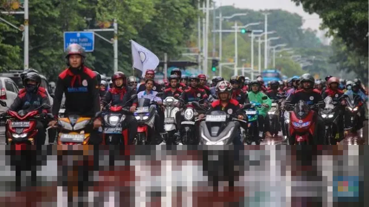 Said Iqbal: “Patungan Sewa Bus Tak Mampu,” Ribuan Buruh Konvoi Motor ke Istana dan DPR