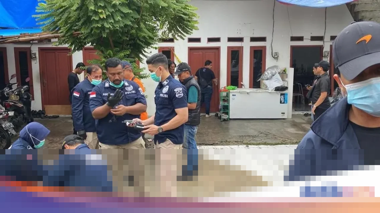 Saksi Ungkap: Tiga Jenazah Sekeluarga Ditemukan di Kamar dan Ruang Tamu Warakas Saksi Ungkap: Tiga Jenazah Sekeluarga Ditemukan di Kamar dan Ruang Tamu Warakas