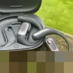 Shokz Perkenalkan OpenFit Pro: Earbud Terbuka dengan Audio Spasial Head-Tracked dan Peredam Bising Revolusioner