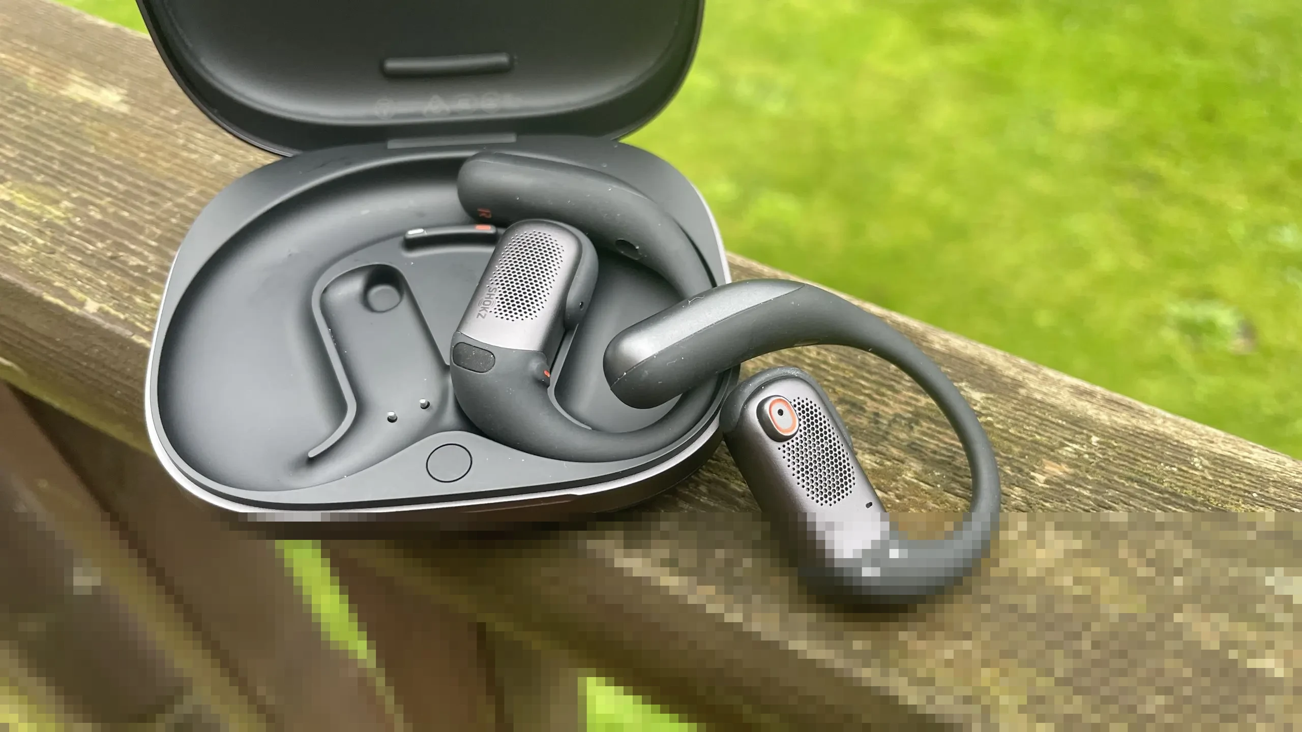Shokz Perkenalkan OpenFit Pro: Earbud Terbuka dengan Audio Spasial Head-Tracked dan Peredam Bising Revolusioner
