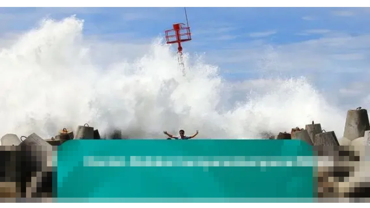 Siklon Tropis Jenna Terbentuk, BMKG Waspadai Gelombang Tinggi di Perairan Jawa dan Sumatera