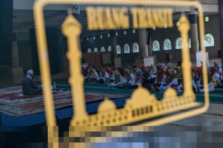 Status Masjid Agung Bandung sebagai Masjid Raya Provinsi Jawa Barat Resmi Berakhir Setelah 23 Tahun Status Masjid Agung Bandung sebagai Masjid Raya Provinsi Jawa Barat Resmi Berakhir Setelah 23 Tahun