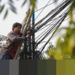 Strategi ‘Main Kloter’ Fiki: Penjual RT/RW Net Raup Rp27 Juta per Bulan di Tengah Isu Legalitas