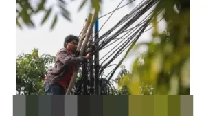 Strategi ‘Main Kloter’ Fiki: Penjual RT/RW Net Raup Rp27 Juta per Bulan di Tengah Isu Legalitas