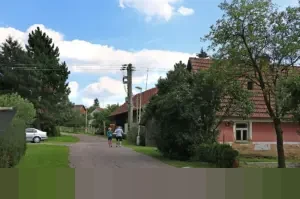 Sudin Bina Marga DKI Perbaiki Jalan Berlubang di Flyover Pesing dan Daan Mogot yang Picu Kecelakaan