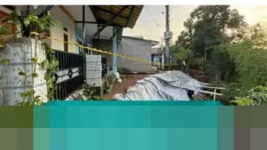 Tanah Longsor Terjadi di Kembangan Selatan Jakarta Barat, Tiang Listrik Terdampak, Tidak Ada Korban Jiwa