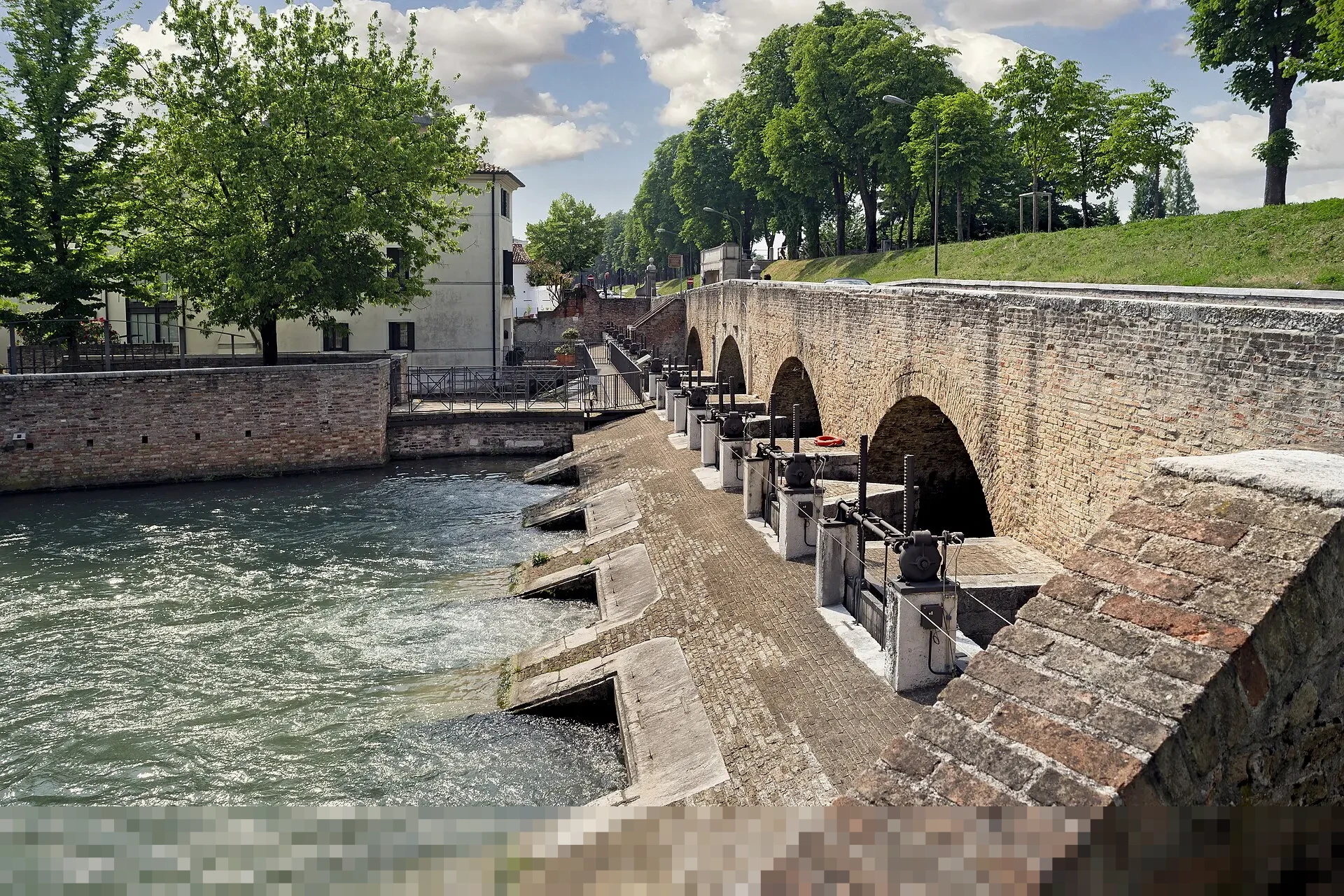 Tekanan Patriarki dan Krisis Kesehatan Mental Pria di Indonesia: Mengapa Pria Enggan Mencari Bantuan?