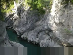 Terlalu Banyak Berita Politik, Tubuh Diam-diam Kewalahan: Sinyal Stres yang Sering Diabaikan