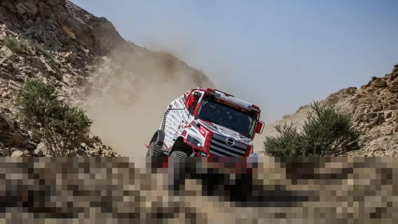 Teruhito Sugawara: “Penuh Fokus dan Semangat”, Hino 600 Series Beraksi di Reli Dakar 2026
