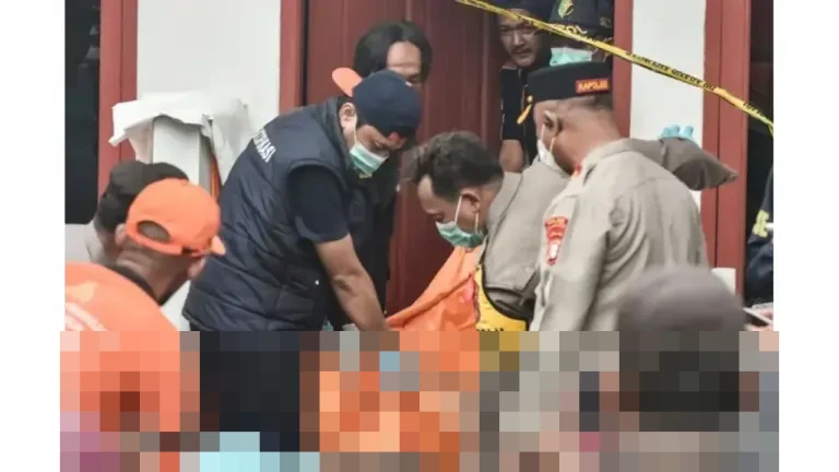 Tiga Mayat Satu Keluarga Ditemukan dengan Busa di Mulut di Kontrakan Warakas, Polisi Selidiki Penyebab Kematian Tiga Mayat Satu Keluarga Ditemukan dengan Busa di Mulut di Kontrakan Warakas, Polisi Selidiki Penyebab Kematian