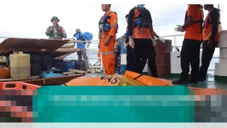 Tim SAR Gabungan Kembali Temukan Korban Kapal Karam KM Putri Sakinah di Labuan Bajo, Total 2 Jenazah Dievakuasi