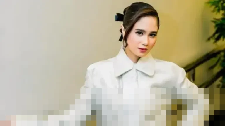 Tissa Biani Rayakan Malam Tahun Baru 2026 dengan Itikaf Bersama Keluarga, Berharap Jodoh Mendekat dan Saldo Meningkat Tissa Biani Rayakan Malam Tahun Baru 2026 dengan Itikaf Bersama Keluarga, Berharap Jodoh Mendekat dan Saldo Meningkat