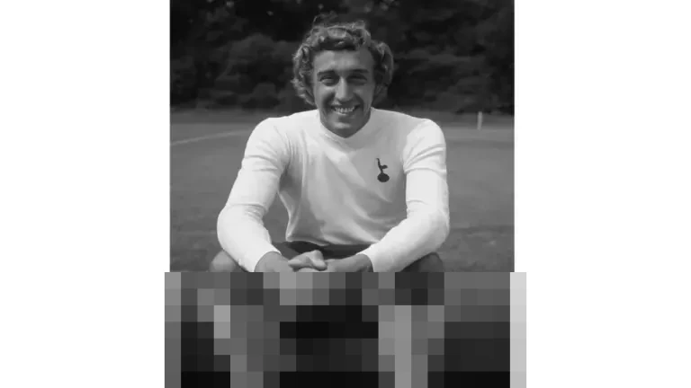 Tottenham Hotspur Berduka: Martin Chivers, ‘Rolls-Royce’ Lini Depan, Berpulang di Usia 80 Tahun