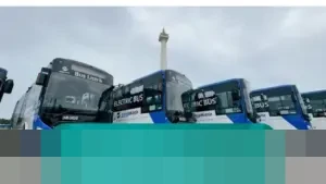 Transjakarta Jelaskan Insiden Bus Keluarkan Asap di Cibubur, Pastikan Tak Ada Penumpang