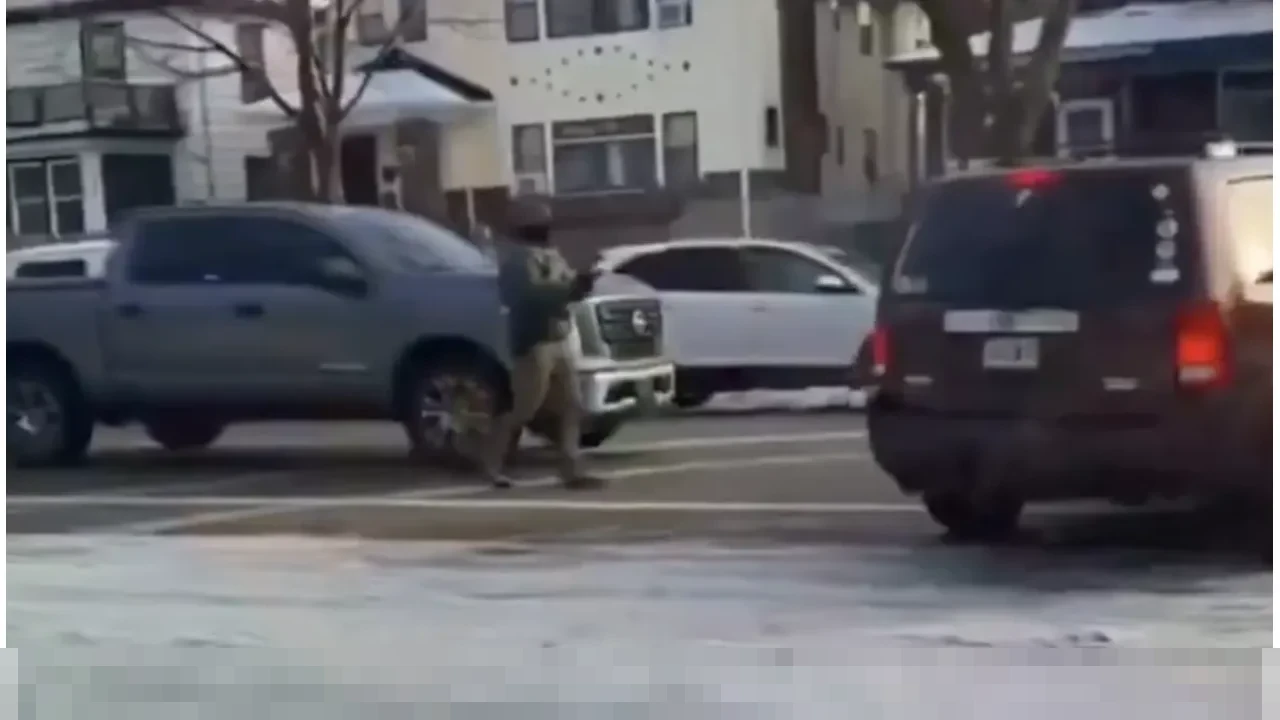 Trump: Agen ICE ‘Ditabrak Kejam’, Wali Kota Minneapolis: ‘Pergi dari Kota Kami!’ Usai Penembakan Wanita Trump: Agen ICE ‘Ditabrak Kejam’, Wali Kota Minneapolis: ‘Pergi dari Kota Kami!’ Usai Penembakan Wanita