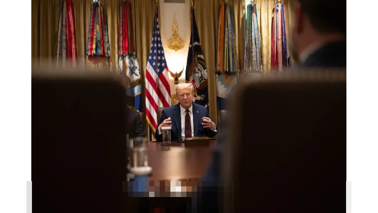 Trump Gelar Pertemuan dengan Eksekutif Minyak AS Pasca Penangkapan Presiden Venezuela Maduro