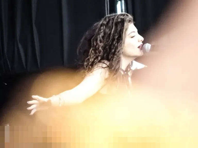 Trump: “Lebih Baik Jangan Mulai Menembak,” Ancam Serang Iran di Tengah Gelombang Demo