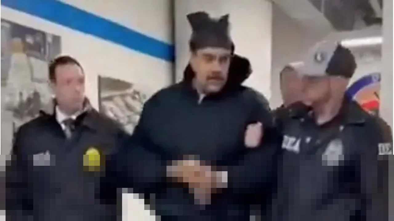 Trump: “Tidak Ada Warga AS Tewas”, Ungkap Detik-Detik Penangkapan Nicolas Maduro di Venezuela Trump: “Tidak Ada Warga AS Tewas”, Ungkap Detik-Detik Penangkapan Nicolas Maduro di Venezuela