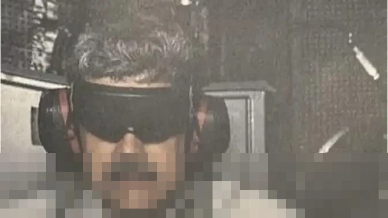 Trump Unggah Foto Maduro di USS Iwo Jima: Tangan Diborgol, Mata Ditutup Usai Ditangkap AS Trump Unggah Foto Maduro di USS Iwo Jima: Tangan Diborgol, Mata Ditutup Usai Ditangkap AS