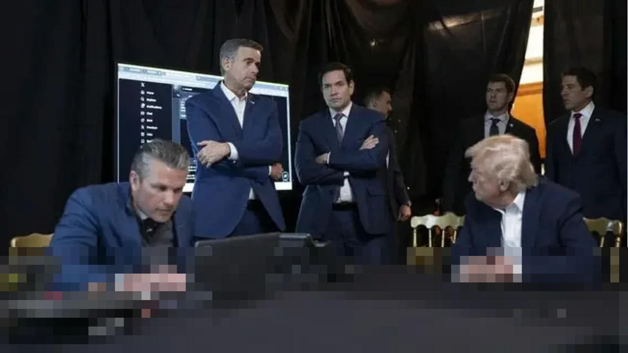 Trump Ungkap Detail Operasi Penangkapan Maduro: “Gelap dan Mematikan” di Caracas Trump Ungkap Detail Operasi Penangkapan Maduro: “Gelap dan Mematikan” di Caracas