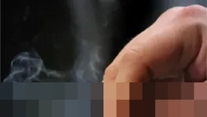 Vietnam Resmi Perketat Sanksi Penggunaan Rokok Elektronik dan Tembakau Panas