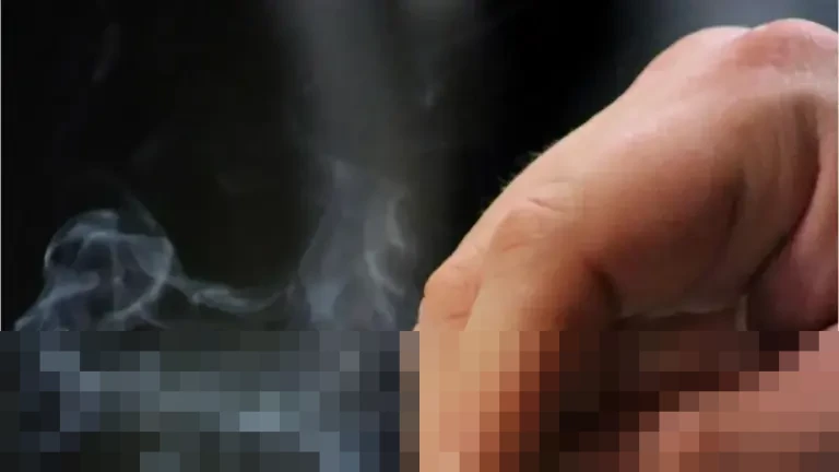 Vietnam Resmi Perketat Sanksi Penggunaan Rokok Elektronik dan Tembakau Panas