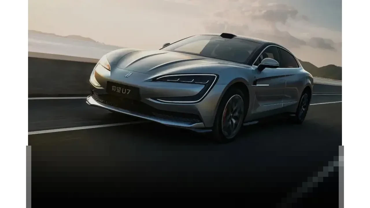 Yangwang U7 Tembus 1.000 KM: BYD Perkuat Sedan Listrik Premium dengan Baterai Baru Yangwang U7 Tembus 1.000 KM: BYD Perkuat Sedan Listrik Premium dengan Baterai Baru