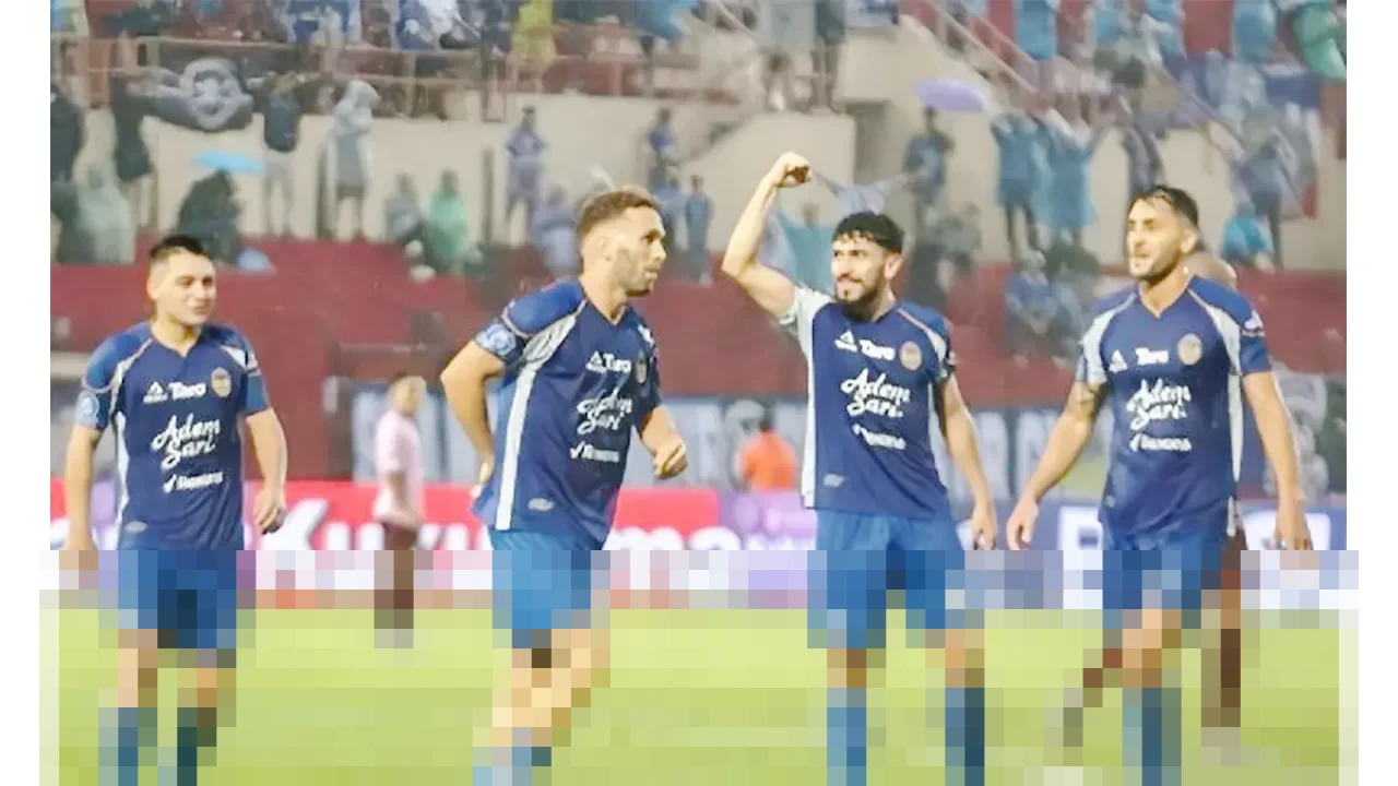 Ze Valente Ukir 100 Penampilan di Liga Indonesia, Bertekad Lanjutkan Karier Hingga 200 Laga Ze Valente Ukir 100 Penampilan di Liga Indonesia, Bertekad Lanjutkan Karier Hingga 200 Laga